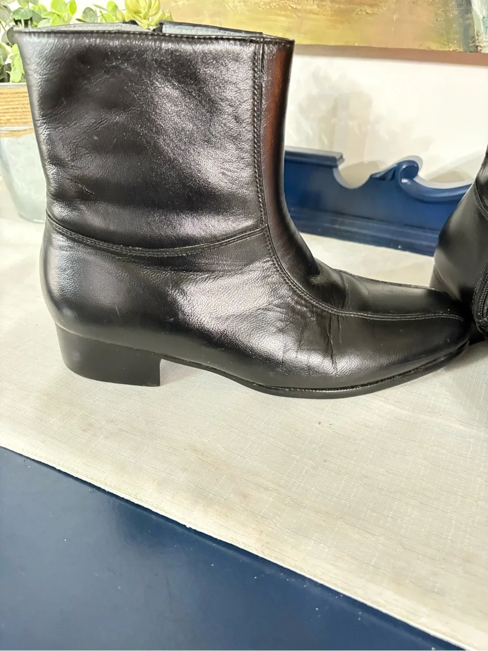 Irvine Park Leather Black Side zip Boots size 8.5 EUC
